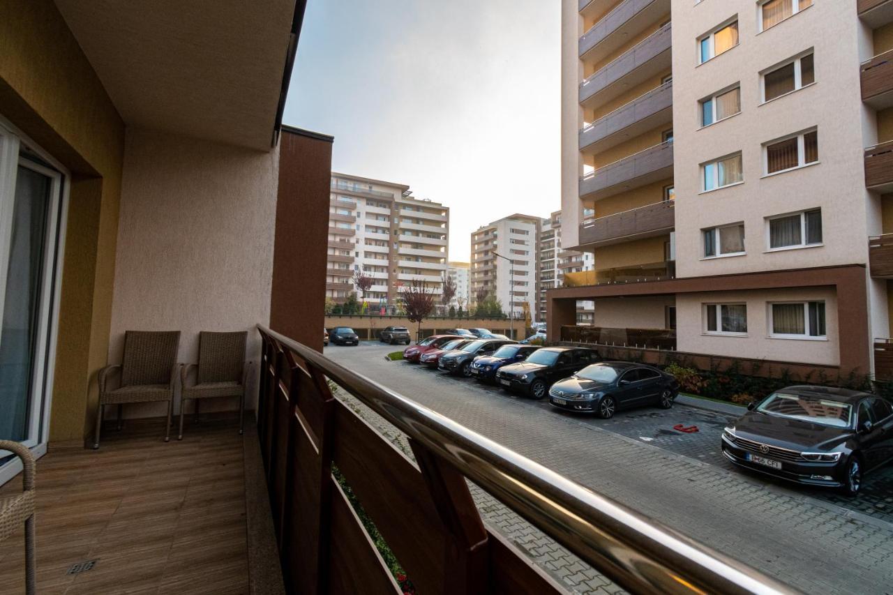 Yan Apartment - Near Mall & Free Private Parking Braşov Exterior foto