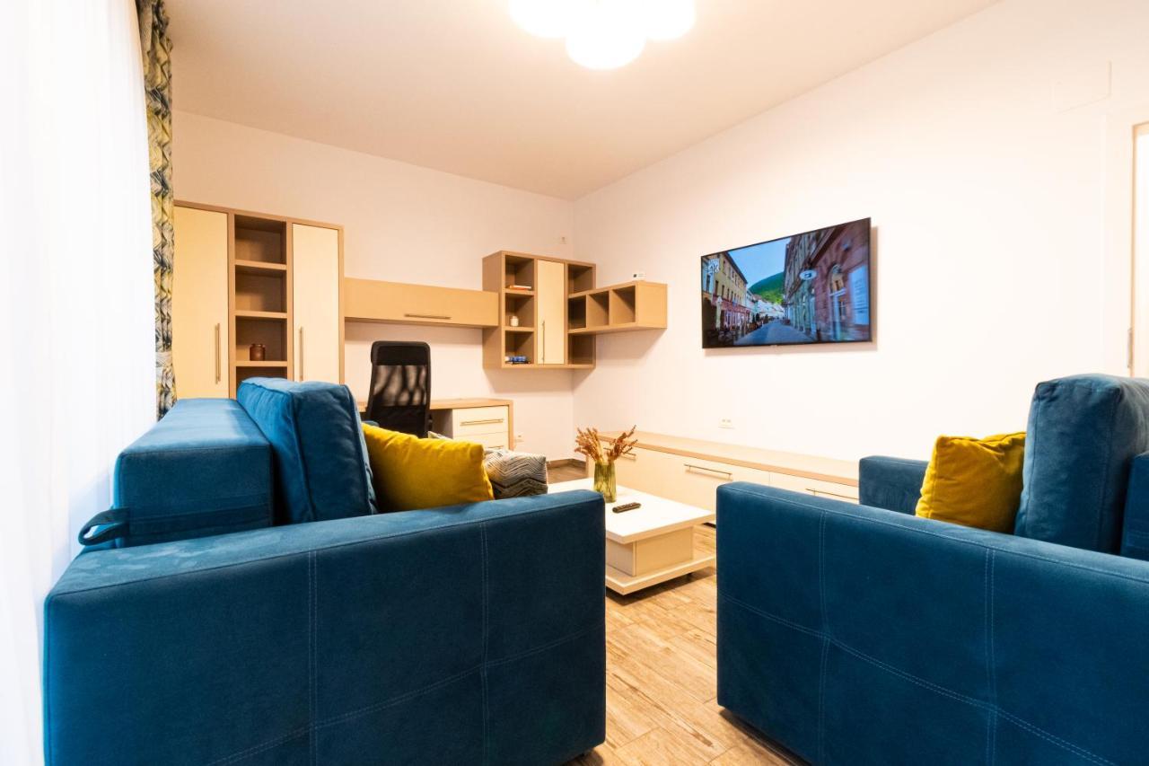 Yan Apartment - Near Mall & Free Private Parking Braşov Exterior foto
