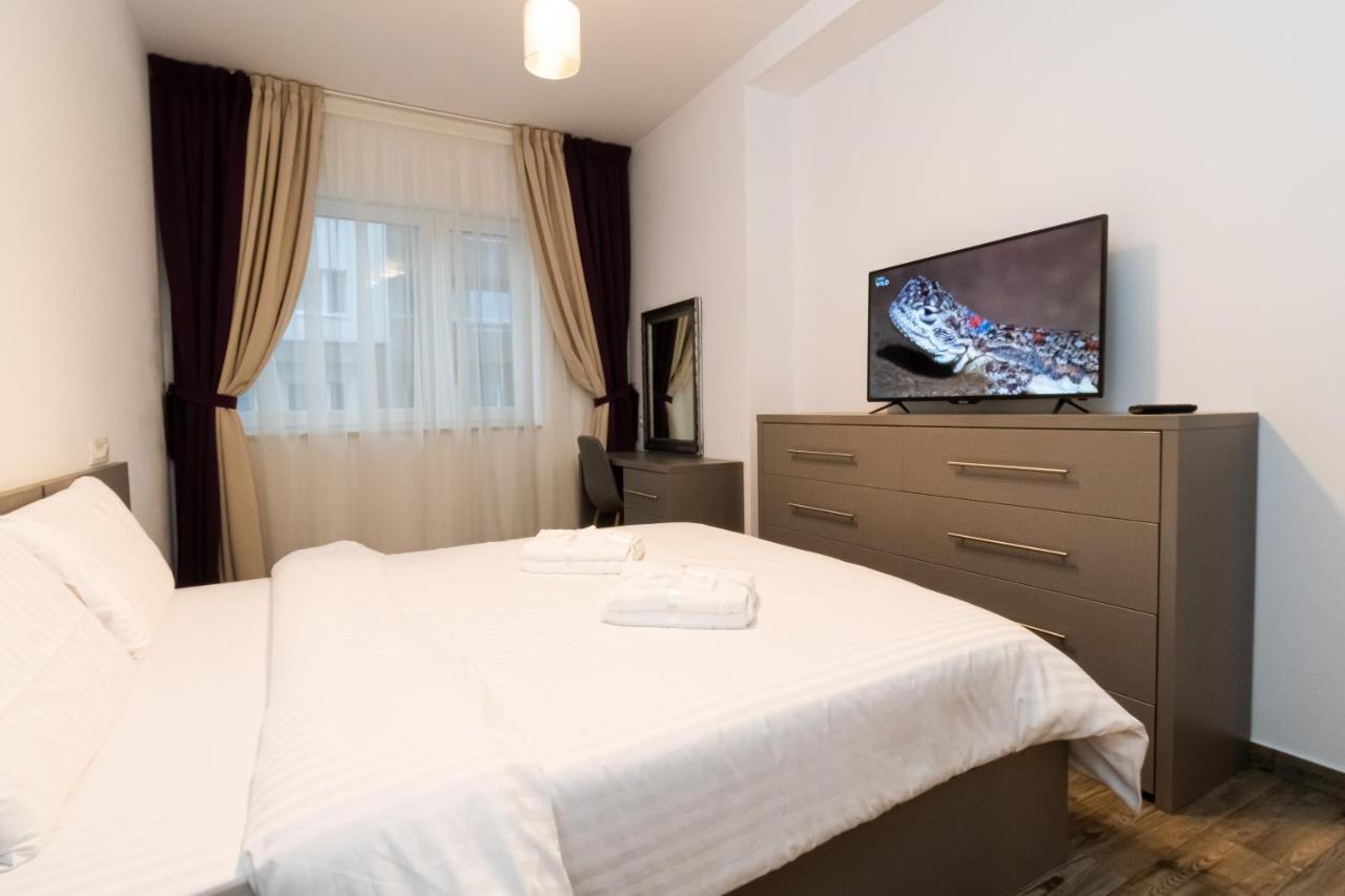 Yan Apartment - Near Mall & Free Private Parking Braşov Exterior foto