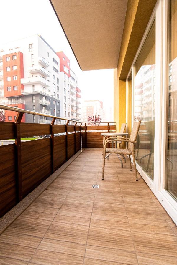 Yan Apartment - Near Mall & Free Private Parking Braşov Exterior foto